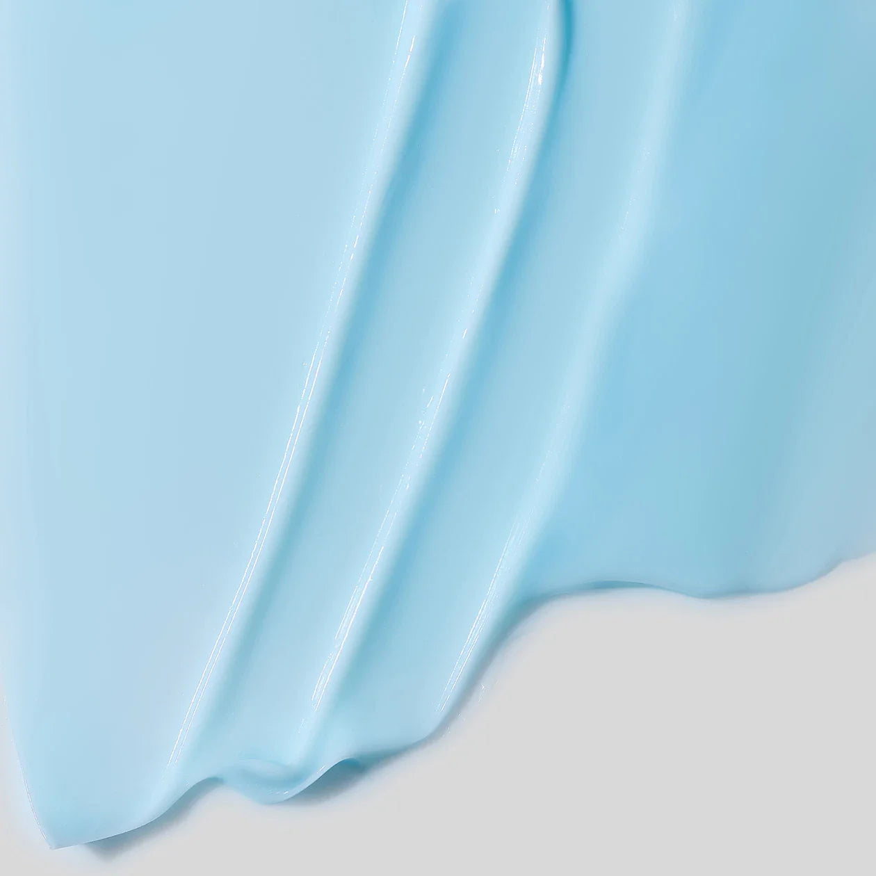 Rich creamy texture of Obagi ELASTiderm Sculpting Moisturiser